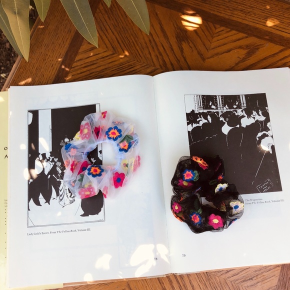 Lizard Queenz Closet - Picture 2 of 8